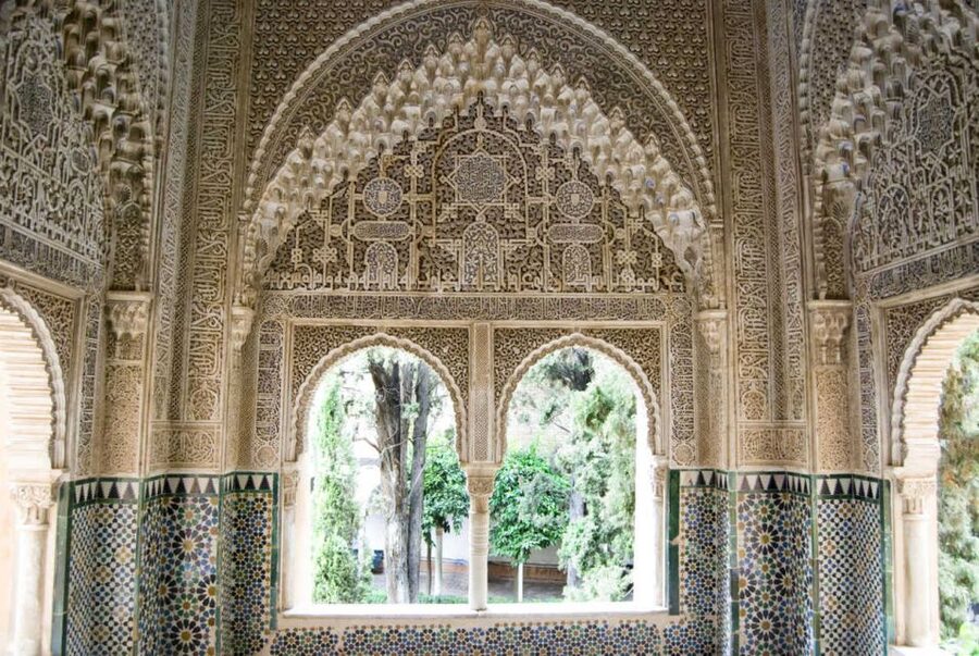 From Malaga: Granada Full-Day Trip with Alhambra - Entering the Alhambra and Nasrid Palaces