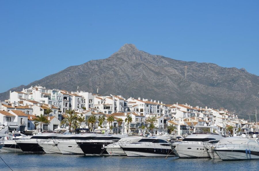 From Malaga or Costa del Sol: Mijas, Marbella & Puerto Banus - Why this Costa del Sol day trip works