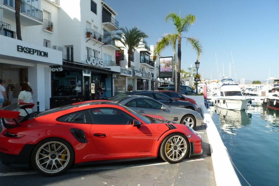 From Malaga or Costa del Sol: Mijas, Marbella & Puerto Banus - Puerto Banus in 45 minutes: Luxury with a stopwatch
