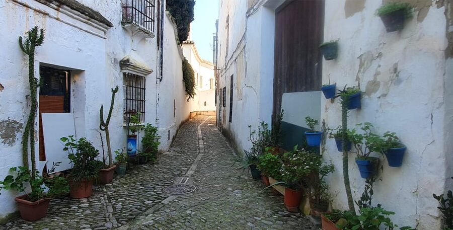 From Malaga: Ronda and Setenil Tour with Scenic Train - About 100 minutes beneath the rock