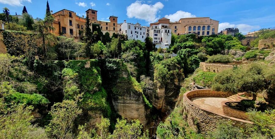 From Malaga: Ronda and Setenil Tour with Scenic Train - Ronda’s cliff-top setting and Puente Nuevo