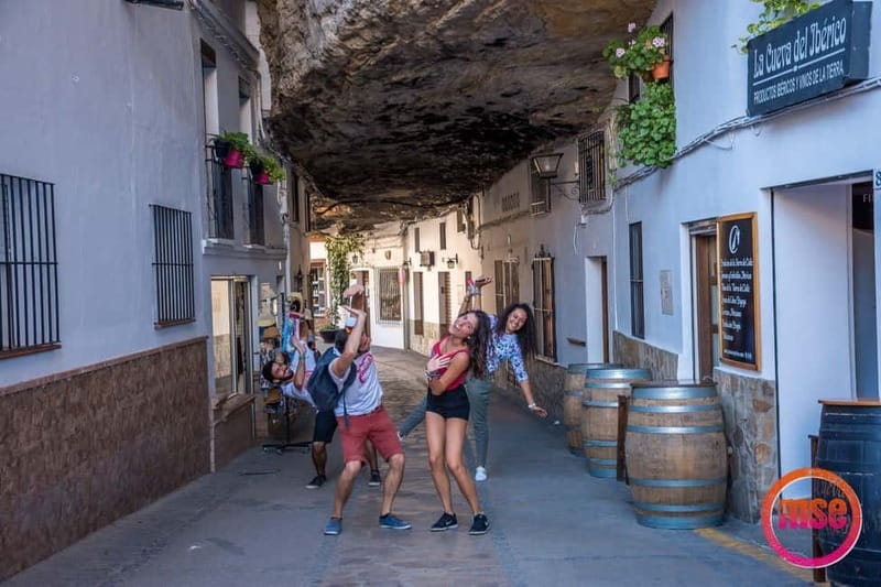 From Malaga: Ronda & Setenil de las Bodegas Guided Day Trip - Who should book this experience?