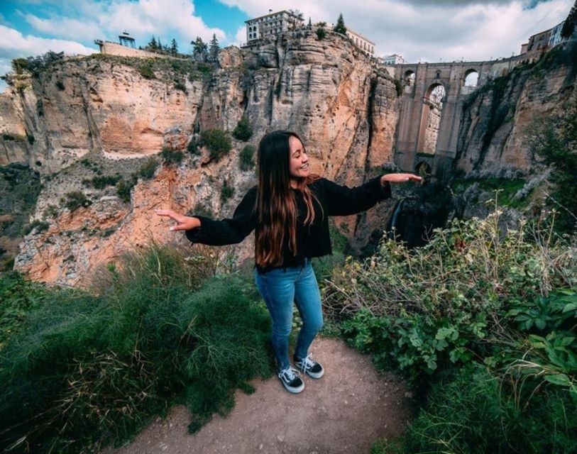 From Malaga: Ronda & Setenil de las Bodegas Guided Day Trip - Guided Ronda walk or independent time?