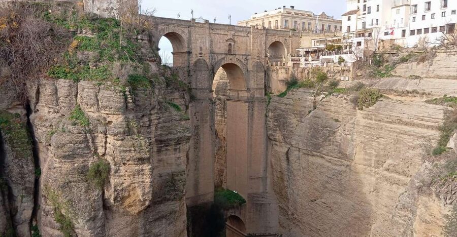 From Málaga: Ronda+Setenil de las Bodegas with Little Train - Meeting in Málaga and settling into the coach