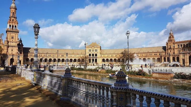 From Malaga: Seville Day Trip with Real Alcázar Tickets - Key points before you book