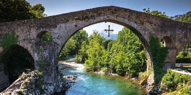From Oviedo: Covadonga, Cangas de Onís, and Lastres Tour - Two Hours in Cangas de Onís