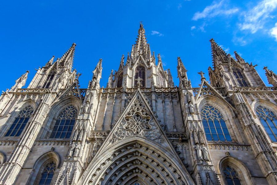 From Salou: Barcelona City Center Tour - Free time or a fuller city sightseeing option