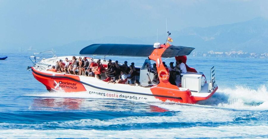 From Salou/Cambrils: Speedboat Tour - The outward run along the Costa Dorada
