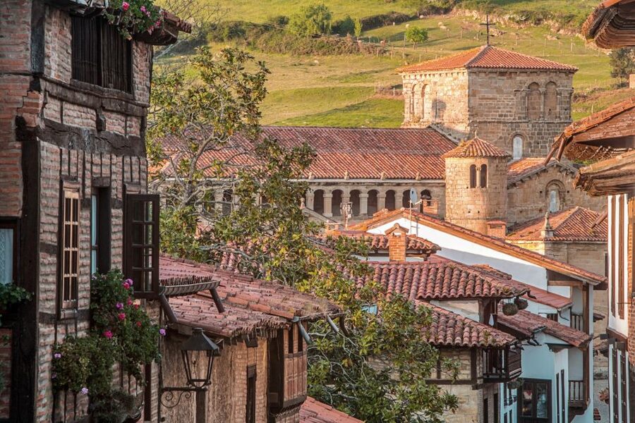 From Santander: Santillana del Mar & Altamira Museum Tour - The Collegiate Church of Santa Juliana