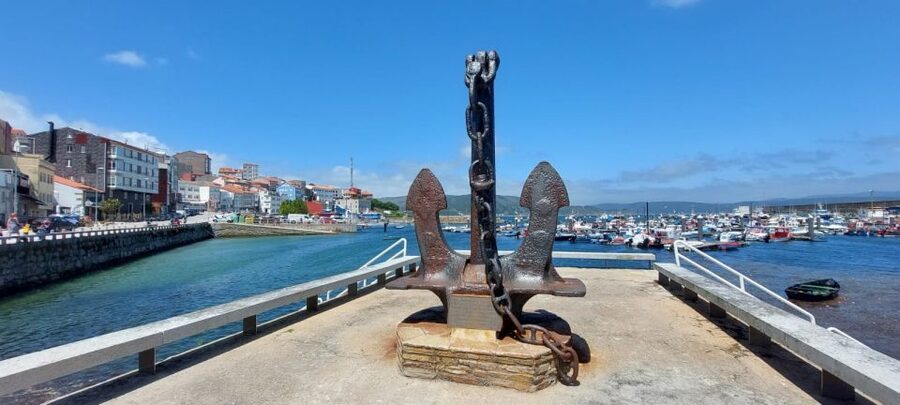 From Santiago: Finisterre, Muxia & Costa da Morte Excursion - Muxía: lighthouse, sanctuary, and Atlantic legends