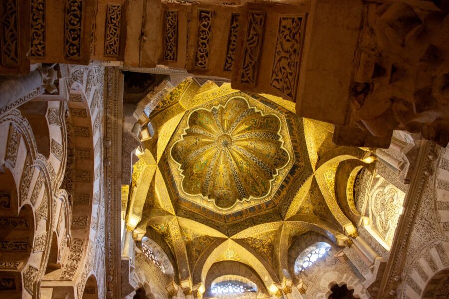 From Seville: Cordoba, the Mosque and Carmona Day Trip - How the guides affect the experience