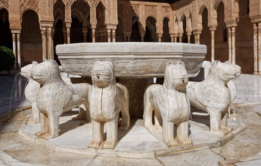 From Seville: Granada & Alhambra Tour with Optional Ticket - Albaicín streets and the view from San Nicolas