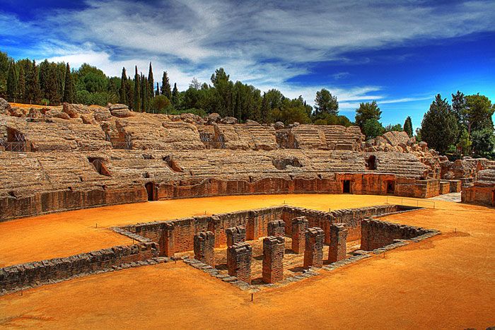 From Seville: Italica Roman City Tour - The amphitheater, tunnels, and Roman spectacle