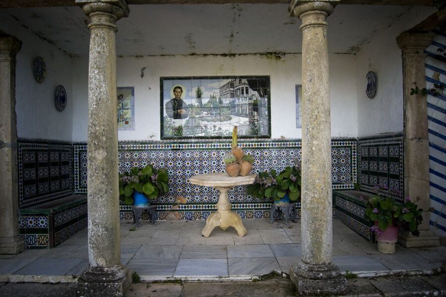 From Seville: White Villages and Ronda Full-Day Trip - Grazalema and the final mountain stop