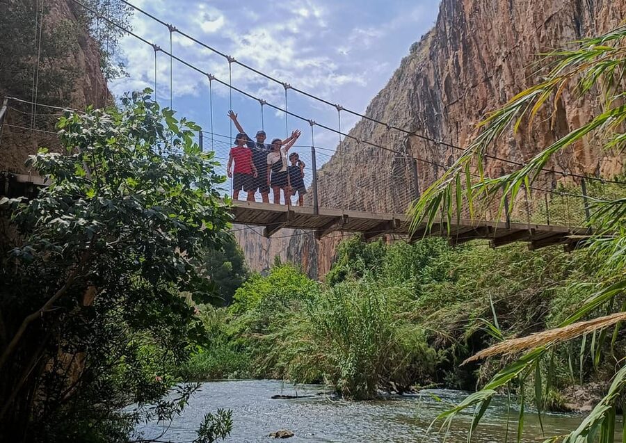 From Valencia: Chulilla, Turia Canyon, Hanging bridges... - Walking the Los Calderones Route
