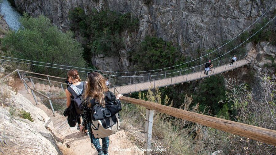 From Valencia: Chulilla, Turia Canyon, Hanging bridges... - Crossing the hanging bridges