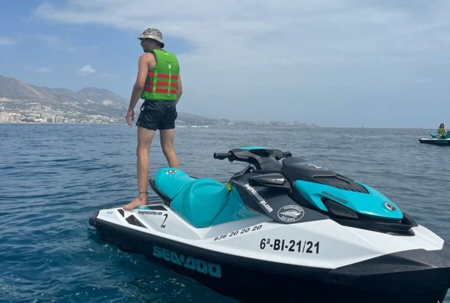 Fuengirola: Best Jet Ski Rental - Language and group size