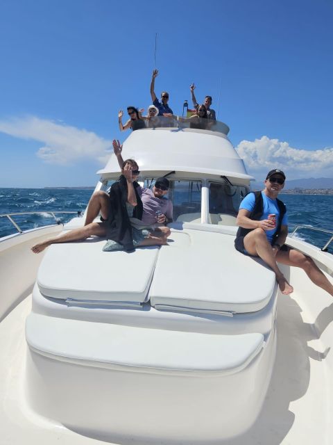 Fuengirola: Dolphin Watching Excursion with Refreshments - Searching for dolphins in open water