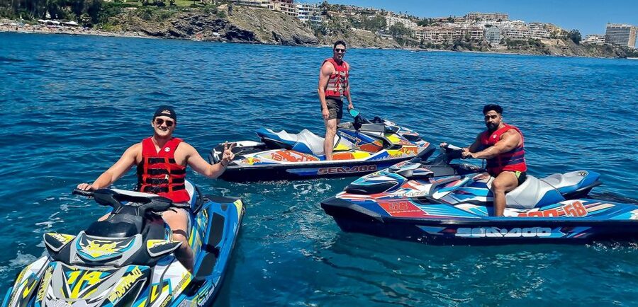 Fuengirola: Jet Ski Rental - Leaving the harbour changes the ride