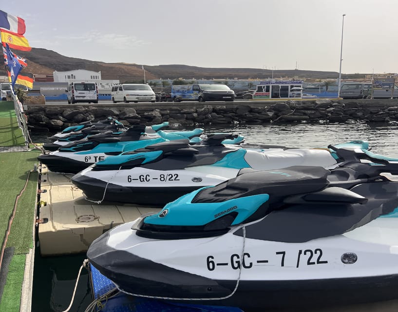 Fuerteventura : 30 minute JetSki Rental without licence - The safety briefing before the engine starts