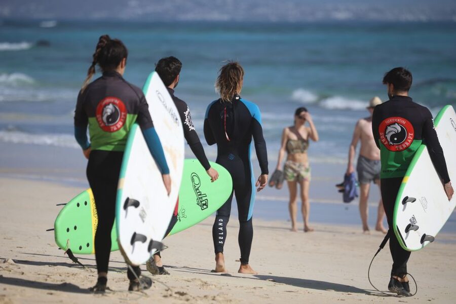 Fuerteventura : Corralejo Surf Lesson - Why the maximum group size of eight matters