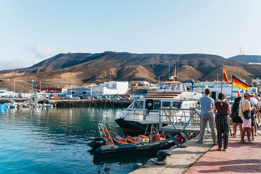 Fuerteventura: Glass Bottom Boat Cruise with Lunch & Drinks - The swimming stop and watersports session