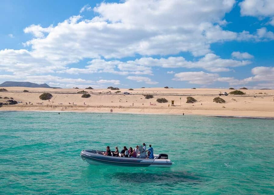 Fuerteventura: Lobos Island Round-Trip Speedboat Ticket - From Corralejo port to the Lobos dock
