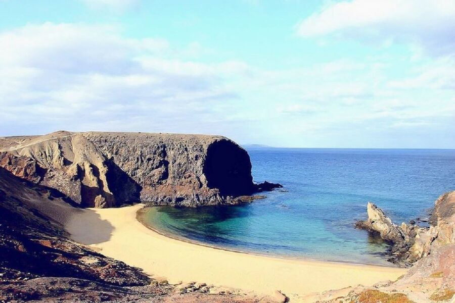 Fuerteventura: Round-Trip or 1-Way Ferry Ticket to Lanzarote - Who will enjoy this crossing most?