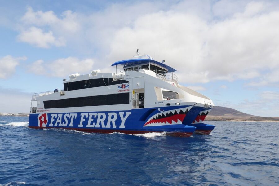 Fuerteventura: Round-Trip or 1-Way Ferry Ticket to Lanzarote - Simple planning advice for a better day