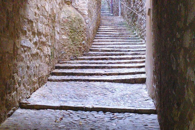 Game Of Thrones Walking Tour in Girona - The Cathedral and the German Headquarters