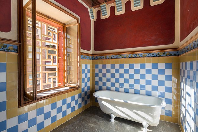 Gaudi´s Casa Vicens Skip the Line Ticket with Audioguide - Taking the rooms at your own pace