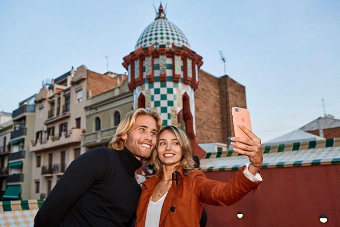 Gaudi´s Casa Vicens Skip the Line Ticket with Audioguide - Using the phone-based audio guide