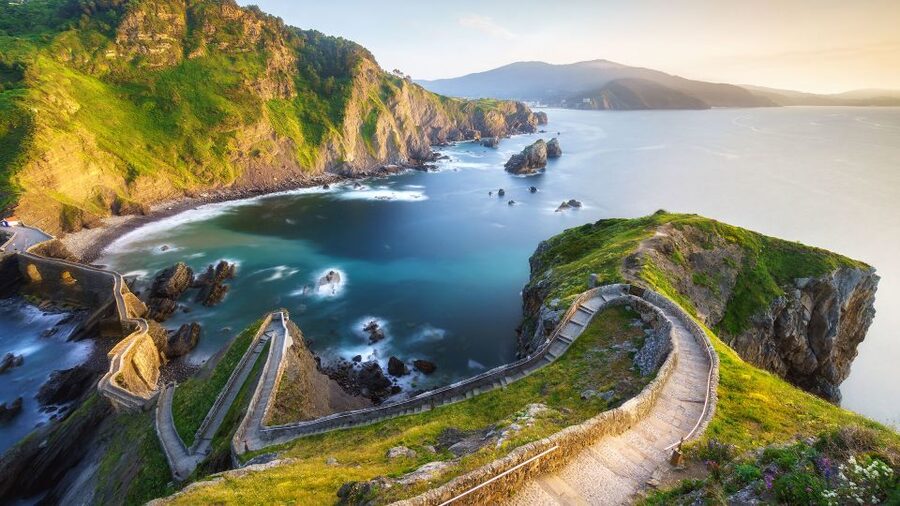 Gaztelugatxe with access, Bermeo and Gernika from Bilbao - Why this outing works from Bilbao