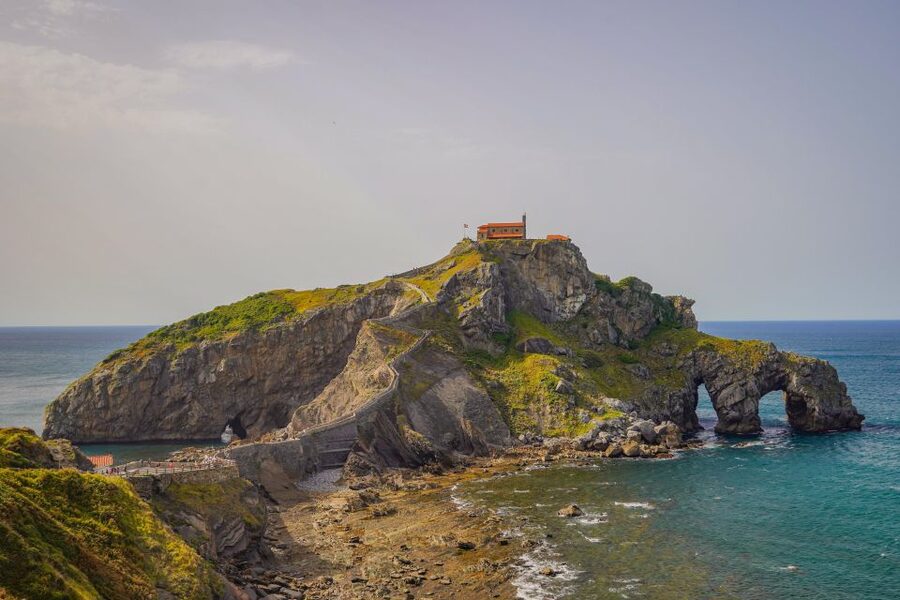 Gaztelugatxe with access, Bermeo and Gernika from Bilbao - San Juan de Gaztelugatxe and the 241 steps