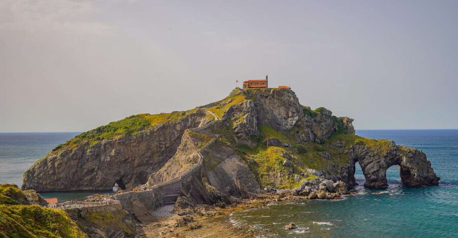 Gaztelugatxe with access, Bermeo and Gernika from Bilbao - Starting beside the Guggenheim Museum
