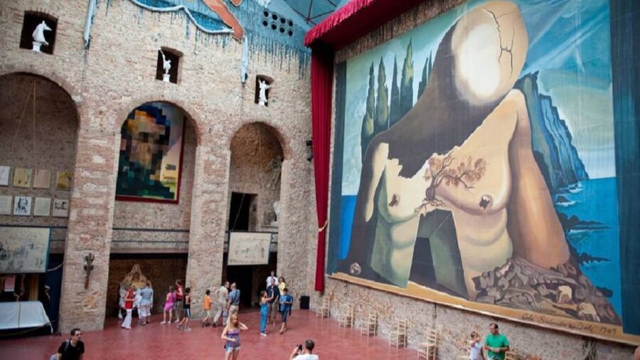 Girona and Figueres Full-Day Tour with Hotel Pick Up - Girona Cathedral and the colorful Onyar River
