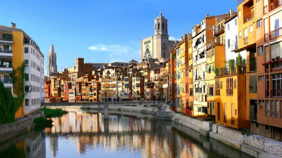 Girona and Figueres Full-Day Tour with Hotel Pick Up - Hotel pickup starts the day on an easy note