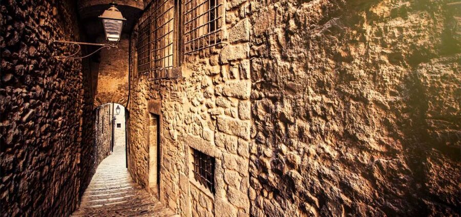 Girona: Game of Thrones Small Group Tour - Cathedral stairs and Cartanyà Bisbe Street