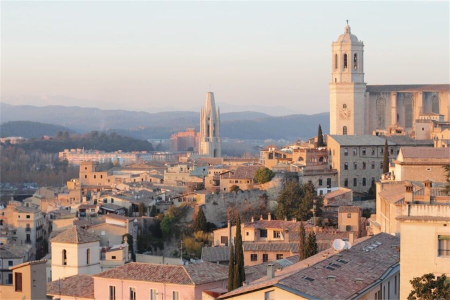 Girona: Jewish Heritage Guided City Tour and Museum Visit - How the guides shape the experience
