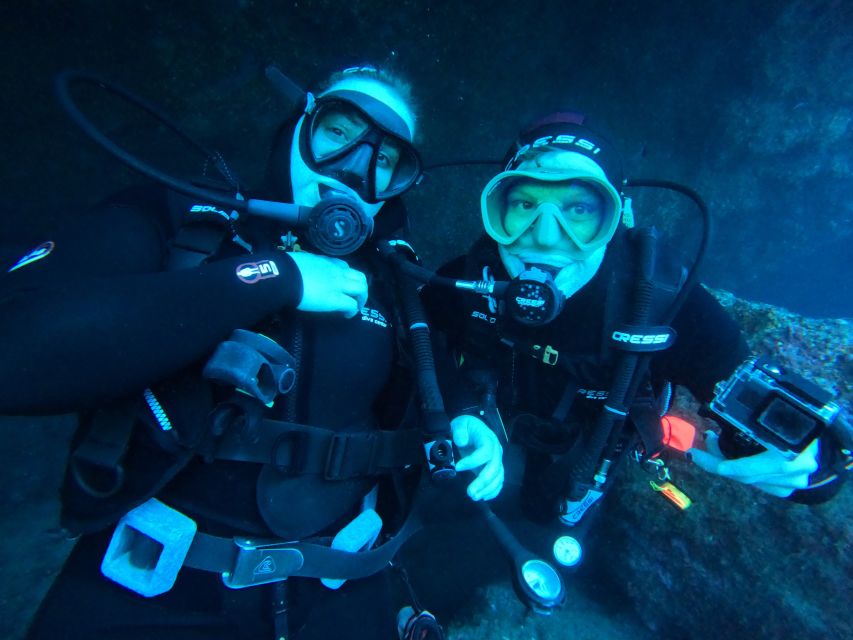Gran Canaria: Discover Scuba Diving - Free Transfers - Getting fitted at Leagues Ahead Diving