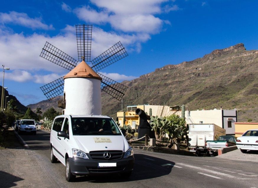Gran Canaria: Island Highlights Tour with Optional Lunch - The village church stop and optional traditional lunch