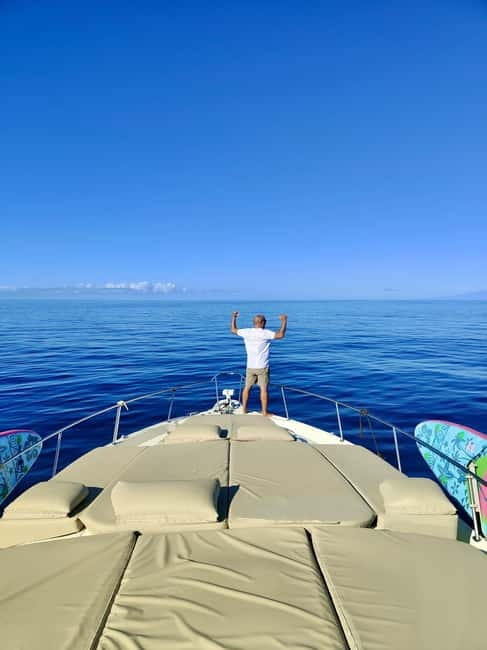 Gran Canaria: Shared yacht excursion with beverages, lunch and snorkeling - Tapas, snacks, and an open bar