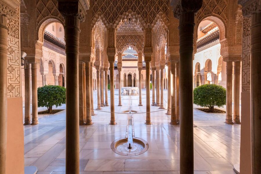 Granada: 3-Hour Alhambra and Generalife Gardens Guided Tour - Why the Alhambra Needs a Guide