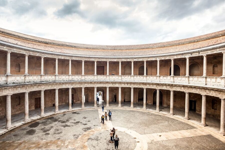 Granada: 3-Hour Alhambra and Generalife Gardens Guided Tour - Should You Book It?