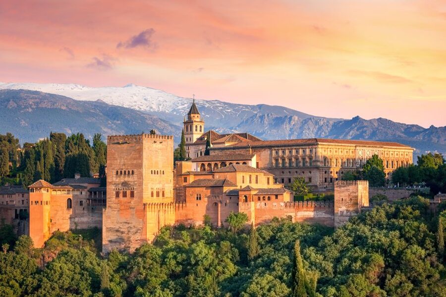 Granada: 3-Hour Alhambra and Generalife Gardens Guided Tour - Islamic Art, Inscriptions, and Everyday Meaning