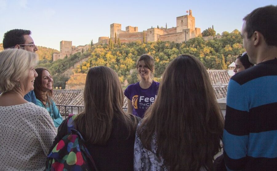 Granada: Albaicín and Sacromonte 2.5-Hour Walking Tour - Alhambra views worth the climb