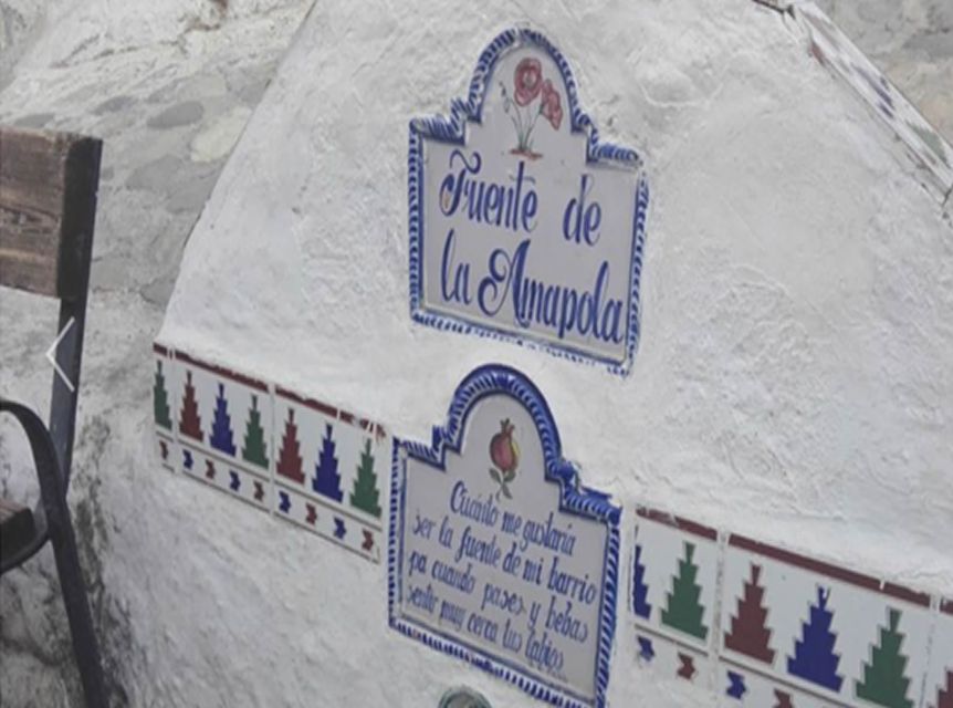 Granada: Albaicín and Sacromonte 2.5-Hour Walking Tour - What the $23 price really buys you