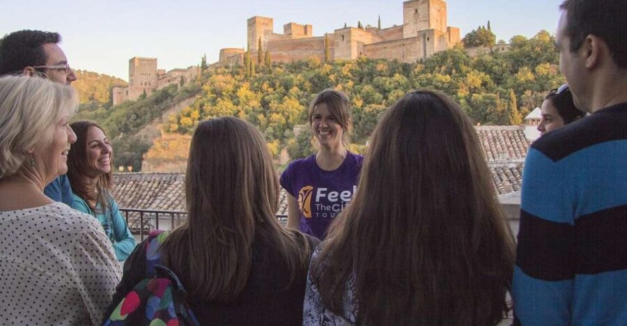 Granada: Albaicín and Sacromonte 2.5-Hour Walking Tour - Reading Albaicín through its Moorish design