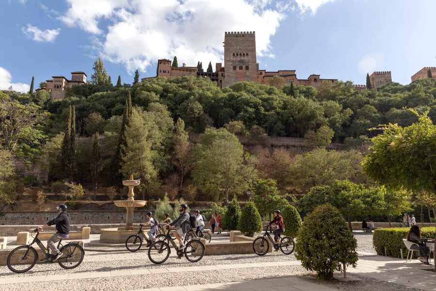 Granada: Albaicin and Sacromonte E-Bike Tour - Why an e-bike suits Granada’s upper quarters