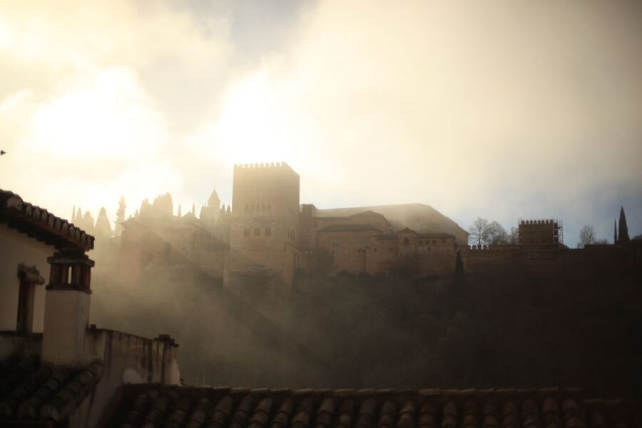 Granada: Albaicin and Sacromonte E-Bike Tour - Albaicin’s Moorish lanes and garden houses